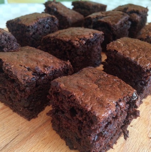 Brownie de calabacín chocolate & caramelo